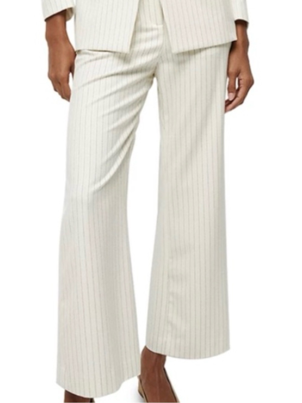 Veronica Beard Elegant Pinstriped Lined Ankle Pant .